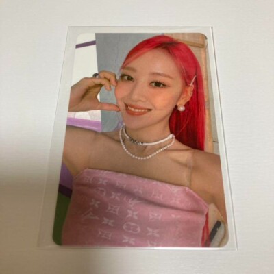 LOONA 今月の少女 イヴ&チュウ トレカ 出席カードあり LOONA Yves Fl!P that Official Album Photocard Fanclub Orbit Japan
