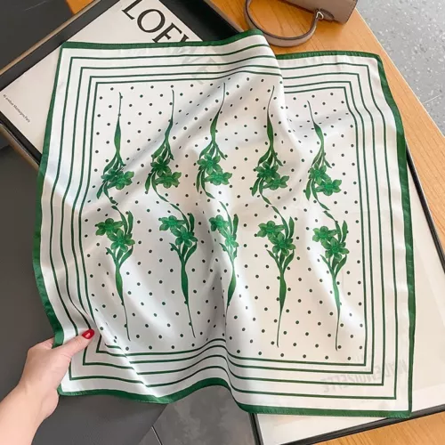 100% Silk 20" Small Square Scarf Women Neckerchief Wrap Green Polka Dot Flowers - Picture 1 of 5