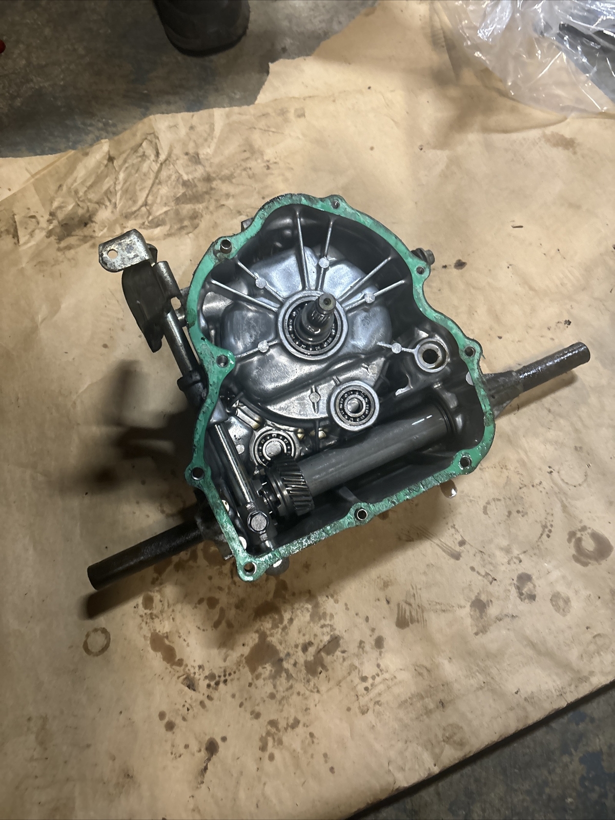 Honda HS622 Snowblower Gearbox Casting Transmission Case And Auger eBay