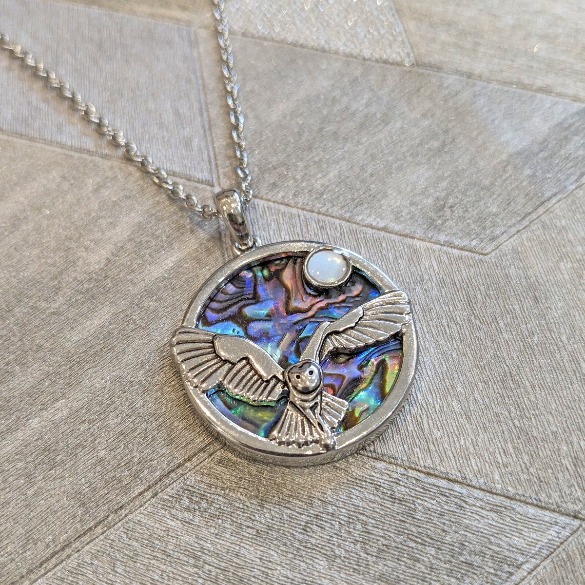 Collier Pendentif Coquillage Paua En Forme De Rouge-gorge - Nacre Bleue - Neuf Avec étiquettes