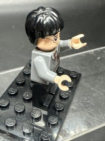 LEGO Harry Potter Gryffindor Sweater Minifigure - 4842 4867 4738 hp094