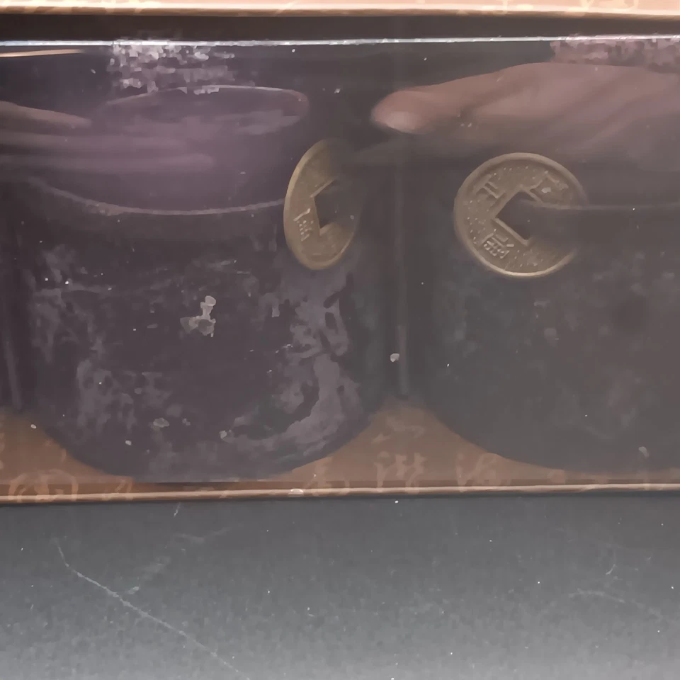 Caixa de 5 velas votivas perfumadas Paradise Orchard Capri Designs com amuletos - Imagem 4 de 4