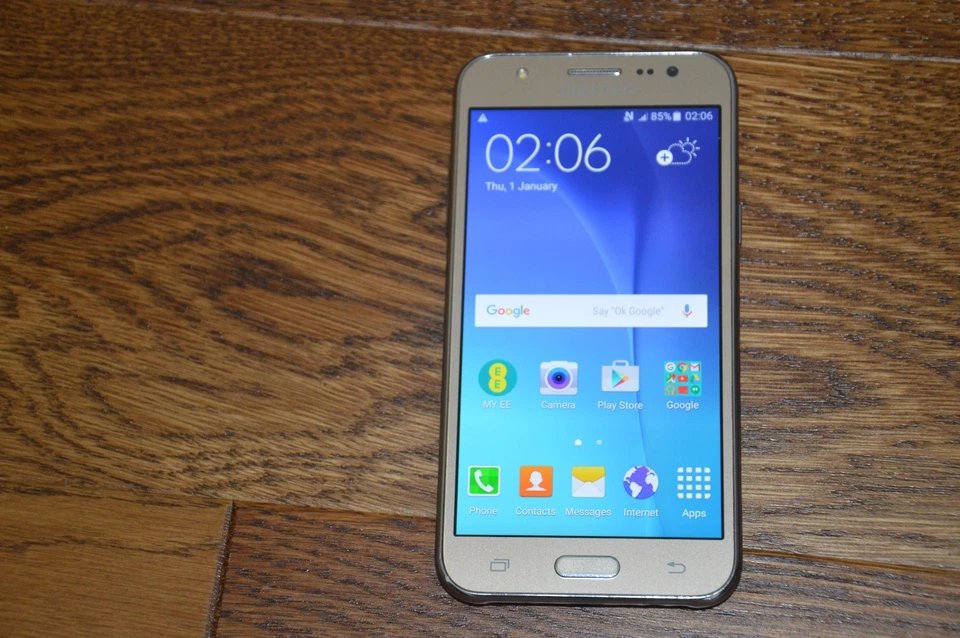 Samsung Galaxy J5 · 8GB, photo 1 of 2
