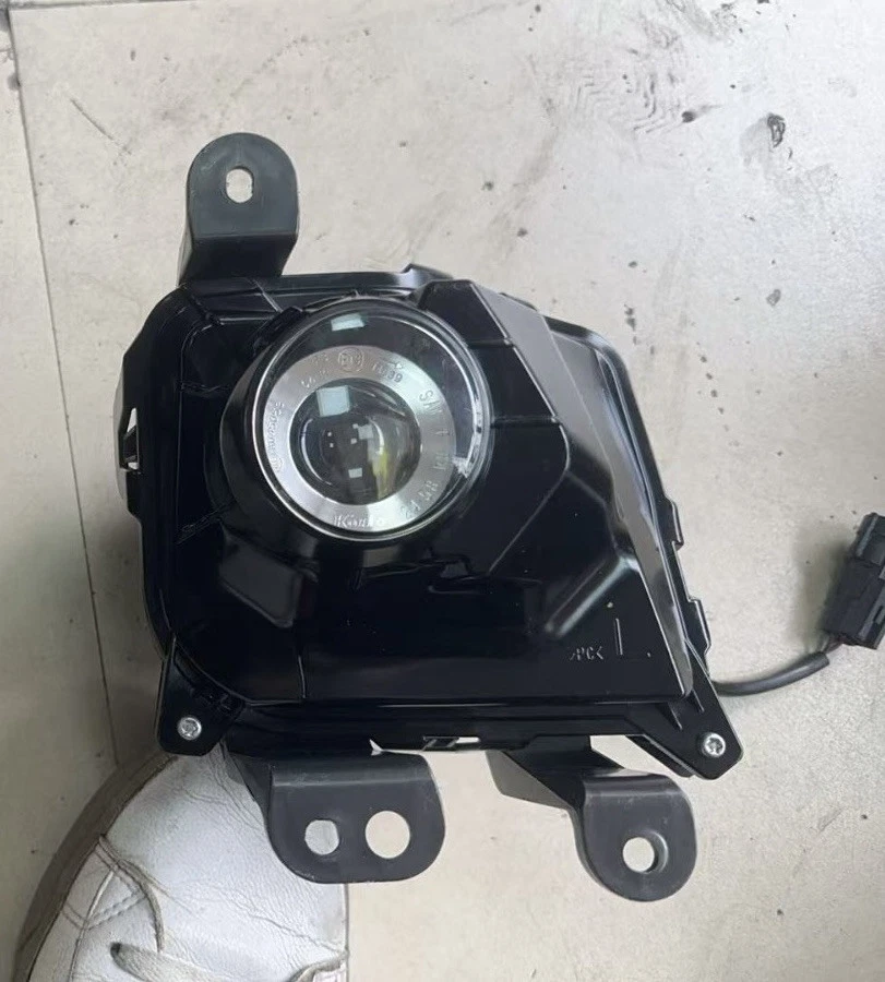 Faro antiniebla izquierdo lado del conductor Lexus RCF RC300 RC350 RC200t OEM 2015-2018 Foto 2 de 4