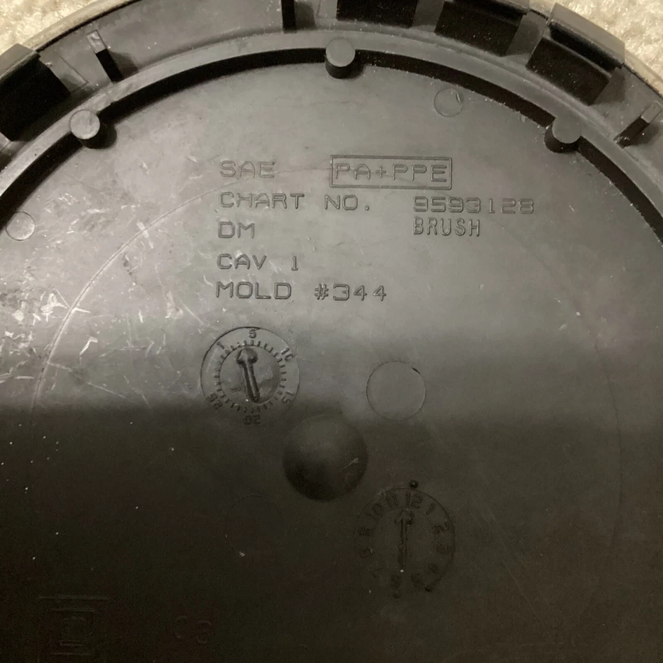 Juego de 4 tapacubos centrales de rueda OEM CHEVROLET VENTURE PN 9593128 Foto 3 de 4