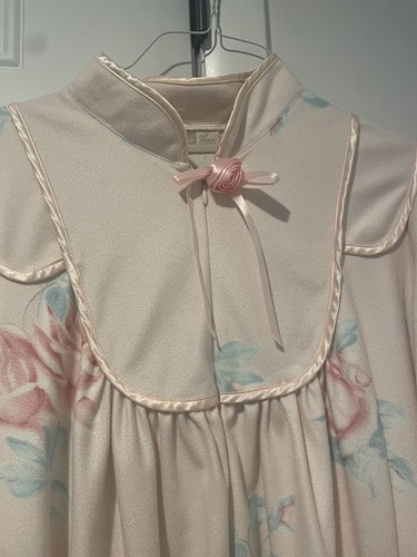 Vintage Ashley Ames Pink Floral Fleece Robe/coat Size L Grannycore Cottage core - Picture 2 of 17
