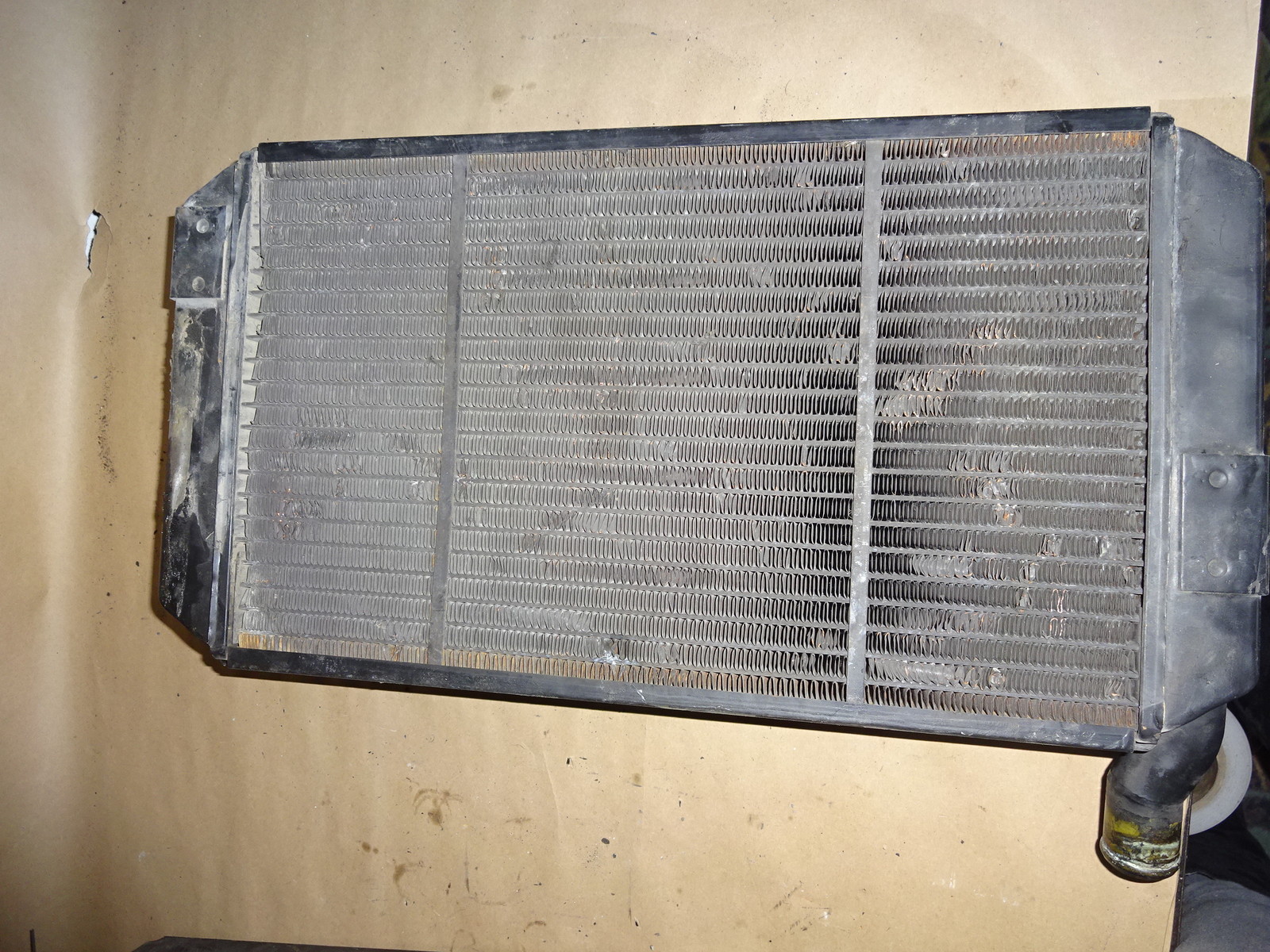 Ferrari Testarossa - RH Right Hand Water Radiator # 122967