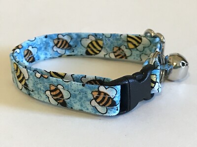 BUMBLEBEES ON BLUE PRINT ADJUSTABLE BREAKAWAY CAT  COLLAR