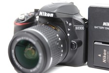 Nikon D3300 24.2MP Digital SLR w/ 18-55mm VR Lens Kit Low shutter 4262 32gb