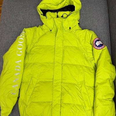 Authentic Canada Goose Puffer Jacket Medium Lime green