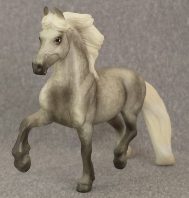 Breyer Friesian Stablemate White Mane & Tail  as Dapple Grey Cob Kmart 2008