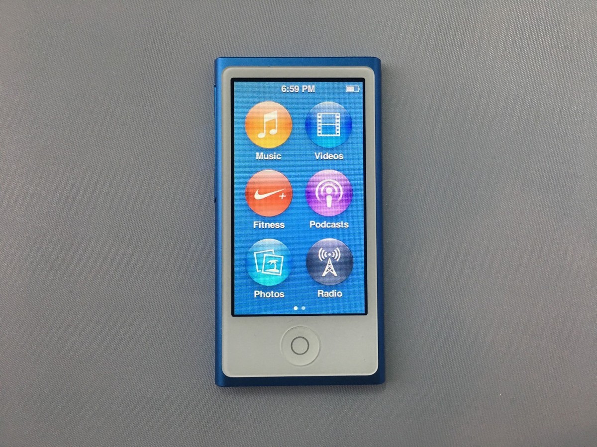 Apple iPod nano 7th Generation Mid 2015 Blue (16GB) new