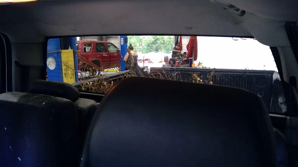 07-13 Chevy Silverado vidrio trasero fijo con calor con tinte de privacidad OEM 15951943 Foto 2 de 2