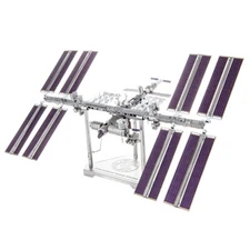 Fascinations ICONX INTERNATIONAL SPACE STATION (ISS) 3D Metal Earth Model Kit