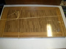 NEW Harry & David Bamboo cutting board 14" X 8" (O49)