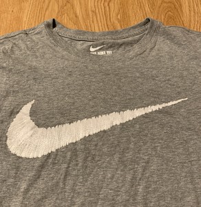 nike t shirt athletic cut