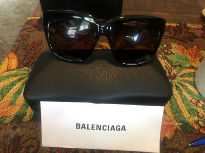 New Balenciaga sunglasses Comes with case authenticity  display picture 3