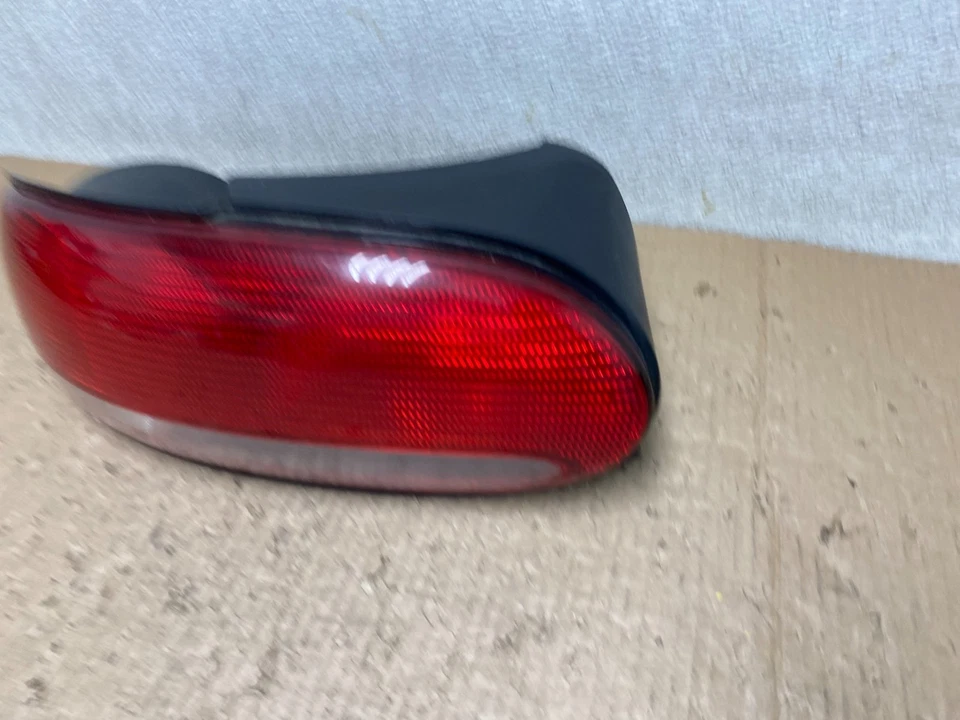 1996-2000 Chrysler Sebring Convertible Left Driver Lh Side Tail Light T7961 DW - Image 2 of 4
