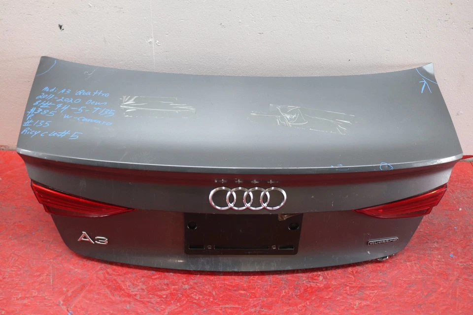 2017 2020 AUDI A3 QUATTRO REAR TRUNK LID OEM WITH CAMERA Foto 2 de 4