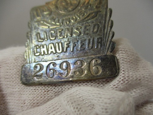 1947 Illinois Licensed CHAUFFEUR Badge License # 26936 Pinback Rainbow Colors - Picture 11 of 12