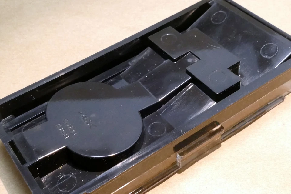 Canon Empty  Plastic Case for focusing screen w/ tweezers system EOS - Image 2 of 4