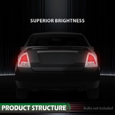2006 Ford Fusion SEL In Red - Tail Light Stock Photo - Alamy