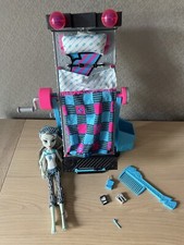 Lit miroir + poupée Monster High Frankie Stein Dead Tired