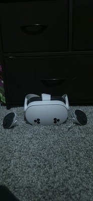 Meta Quest 2 Standalone VR Headset White with Controllers