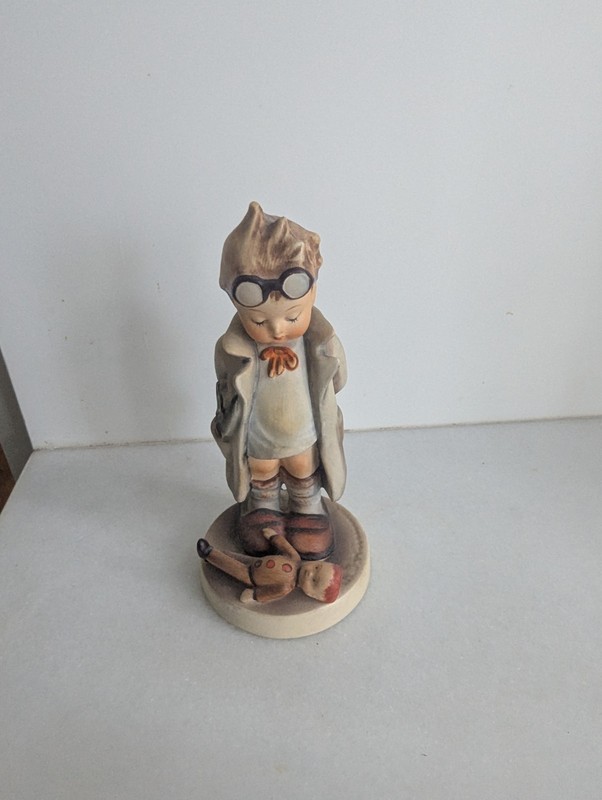 Vintage Goebel Hummel Figurine The Doctor #127 Tmk4 Boy With Doll 