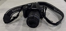 Olympus E600 DSLR Camera Body  40-150mm f/4-5.6 Lens  Battery