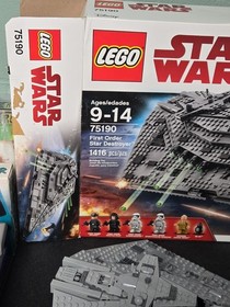 LEGO Star Wars: First Order Star Destroyer (75190) W/ Box, Minifigures & Book 