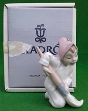 LLADRO MINI ELF - CHRISTMAS DECORATION - BOXED - 5938.