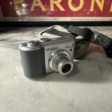 Samsung S800 8.1MP Digimax Digital Compact Camera Silver