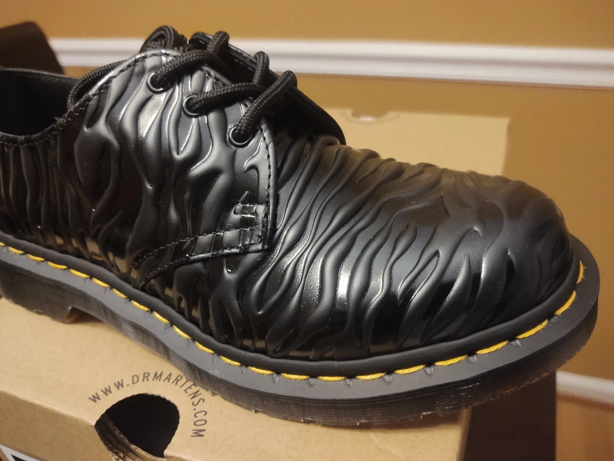 Dr. Martens 1461 Black Zebra Gloss Emboss Smoooth Women s Sz 7