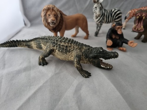Schleich African Animal Bundle Of 7 Figures Lion Chimp Hippo Zebra Crocodile - Picture 8 of 8