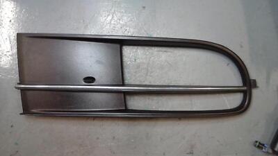 VOLKSWAGEN BEETLE RIghtSide Forlight Grille W/Chrome  5C5853666E