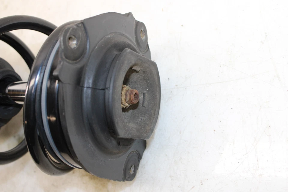 Amortiguador delantero derecho Nissan Juke Nismo 2013-2017 OEM GC136 Foto 2 de 4