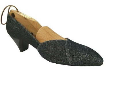 black block kitten heels