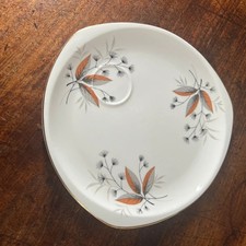 Beautiful Arklow bone china serving plate roughly 21.5 cm diameter at widest