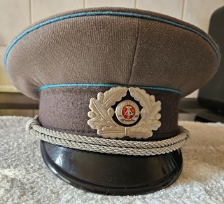 Original DDR NVA Schirmmütze Offizier LSK/LV Steingrau Gr.56 (1982)
