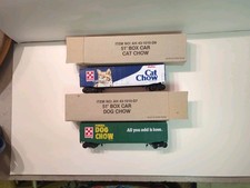 Lote de 2 coches de caja "Purina Dog Chow" y "Purina Cat Chow" - escala HO