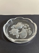 Kristall Untersetzer Val Saint Lambert Br&uuml;ssel Intaglio Obst Design gewellter Rand