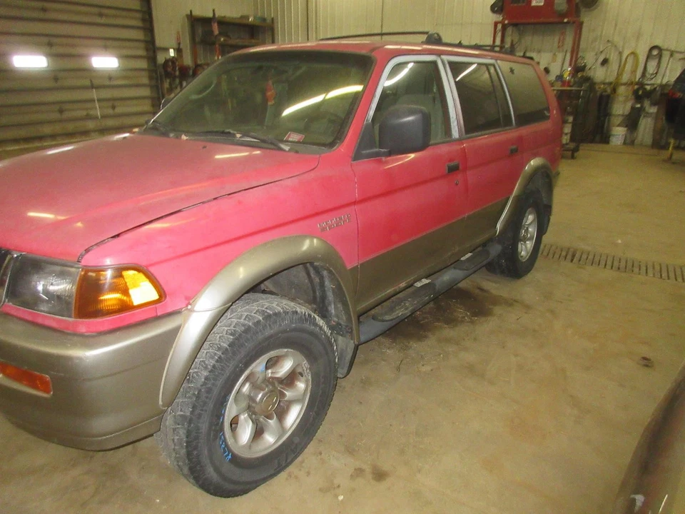 Used Hood fits: 1997 Mitsubishi Montero sport  Grade A - Image 2 of 4