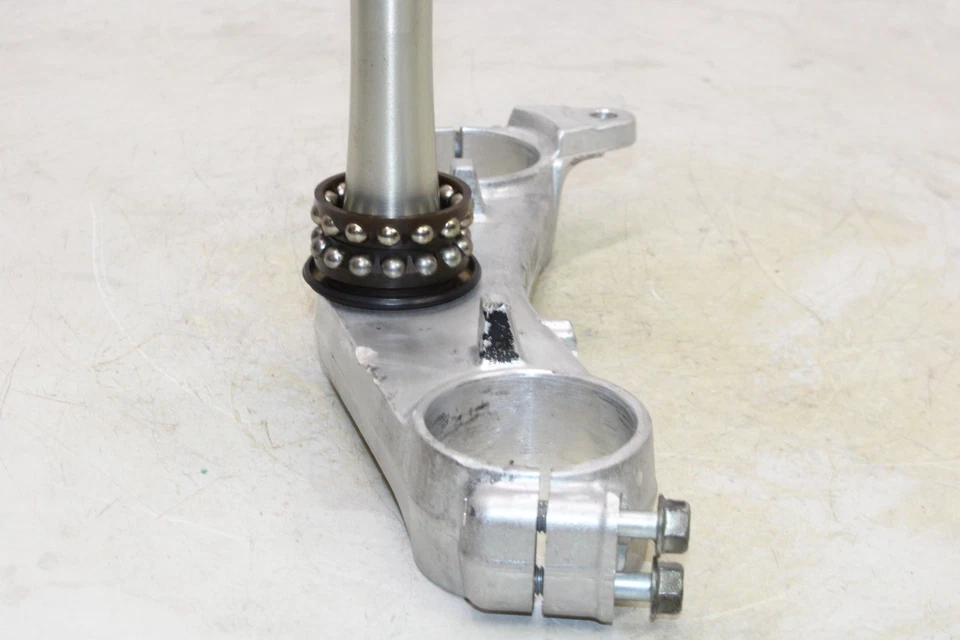 01-07 SUZUKI HAYABUSA GSX1300R OEM HORQUILLA DELANTERA ABRAZADERA INFERIOR TRIPLE ÁRBOL VÁSTAGO Foto 4 de 4