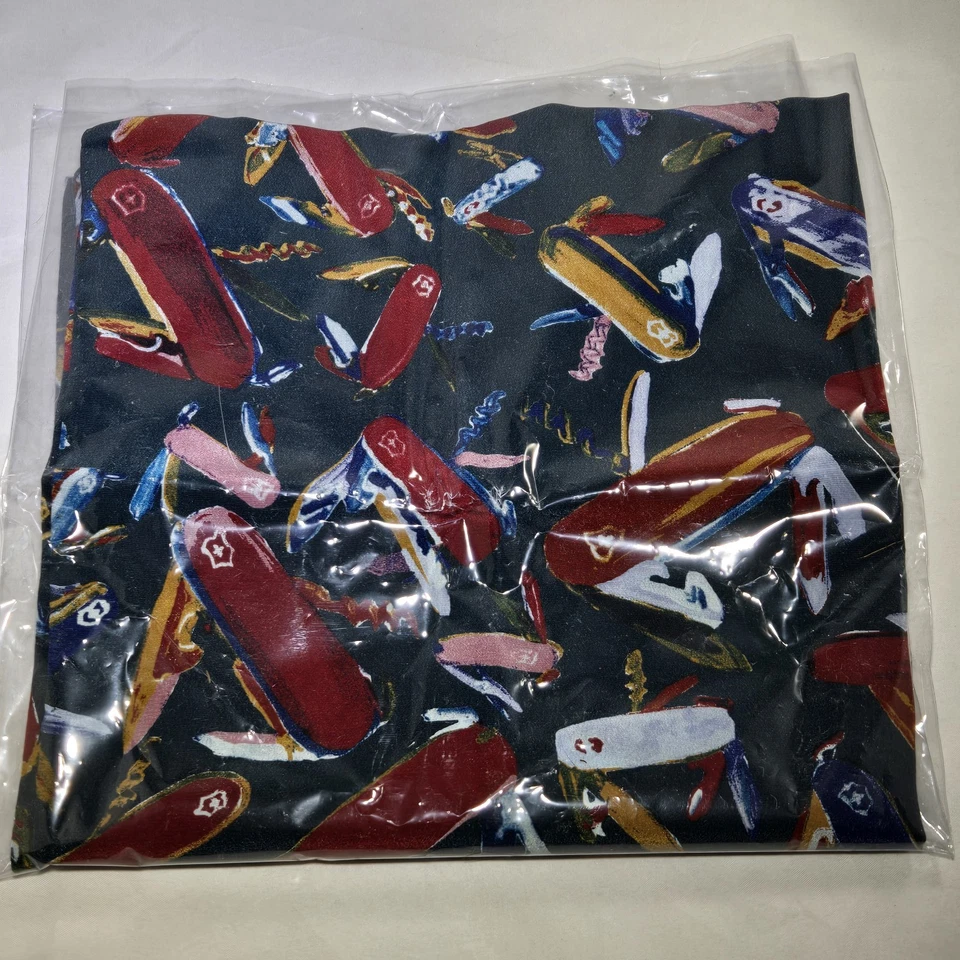 Victorinox Vintage Bufanda de Seda Navajas Suizas Kife Estampado Completo Hecho en Italia Foto 2 de 2