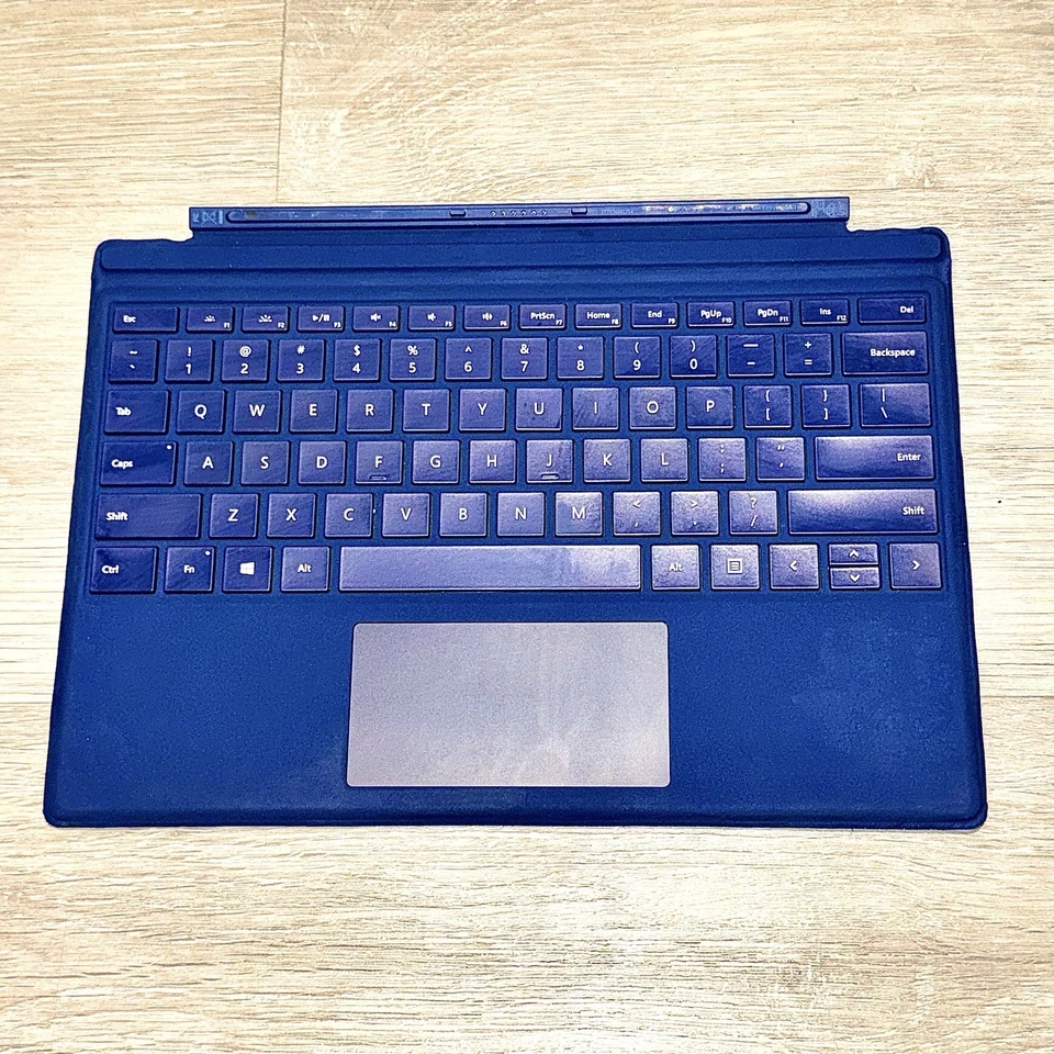 Teclado con cubierta tipo Microsoft Surface Pro usado en excelente estado para Surface Pro 7, Pro 6, 5 Foto 3 de 4