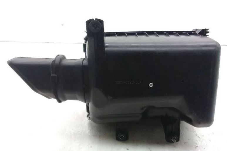 Limpiador de caja de aire Toyota Tundra Sequoia 2005-2006 OEM Foto 3 de 4