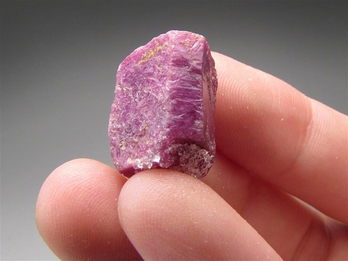 Thumbnail Corundum variety Ruby Karnataka India - Picture 3 of 5