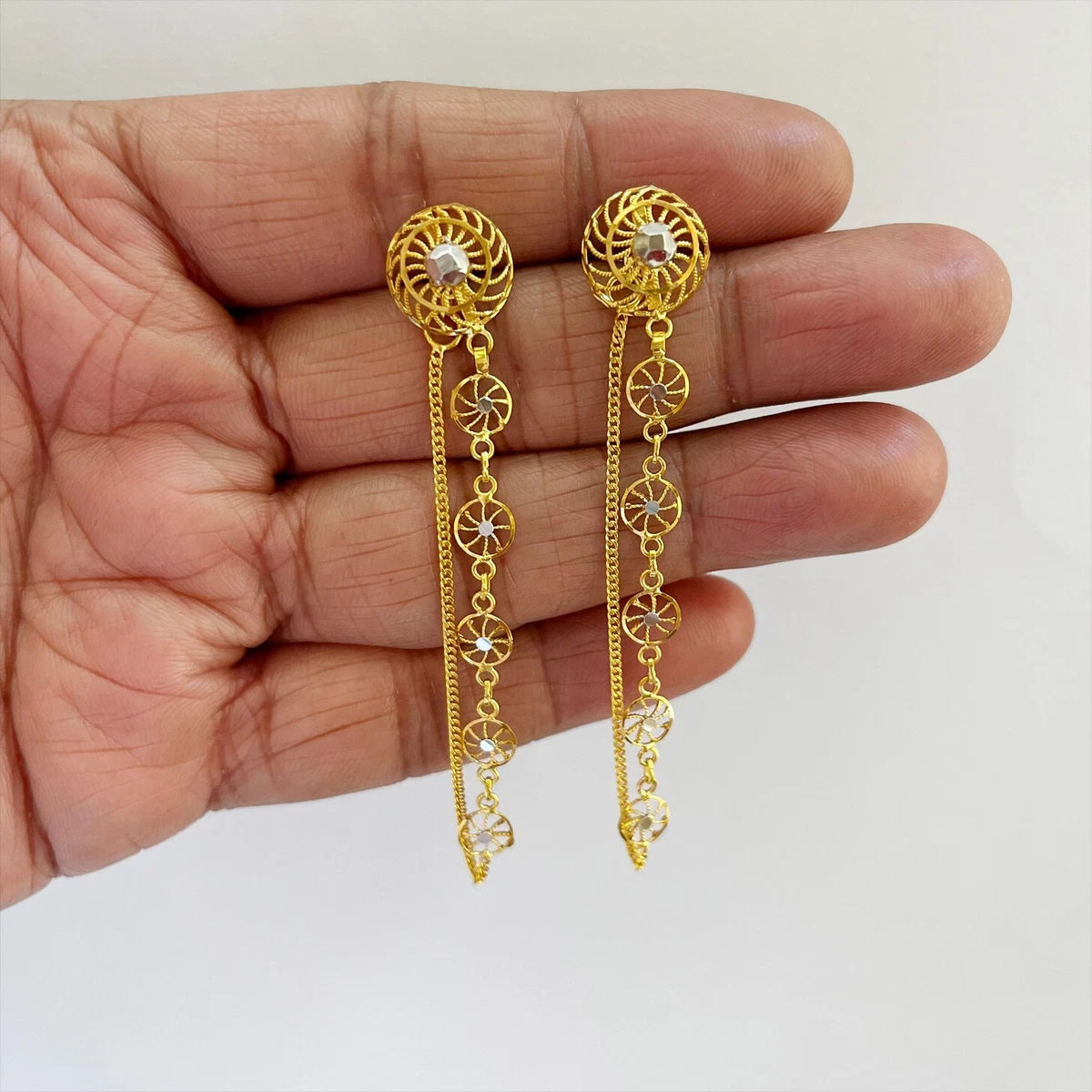 18 Kt Solid Yellow Gold Ear Drop Screw Back Women Earrings 4.360 Grams Gift