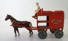 HO SCALE METAL MILK WAGON, HORSE & DRIVER